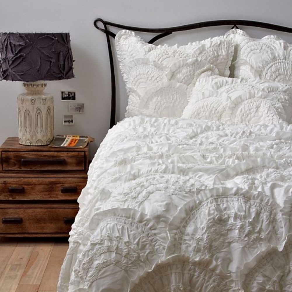 Anthropologie Rivulets Quilt Size Queen